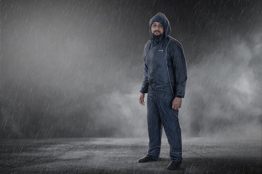 3 Things to Consider While Selecting Rainwear for your workers